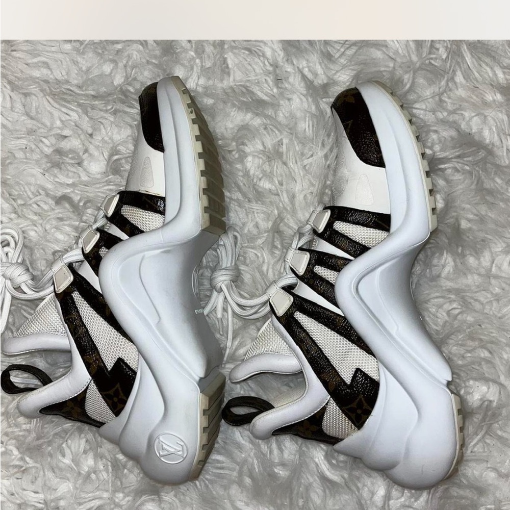 Louis Vuitton Women's White and Black Sneakers - Picture 5 of 8